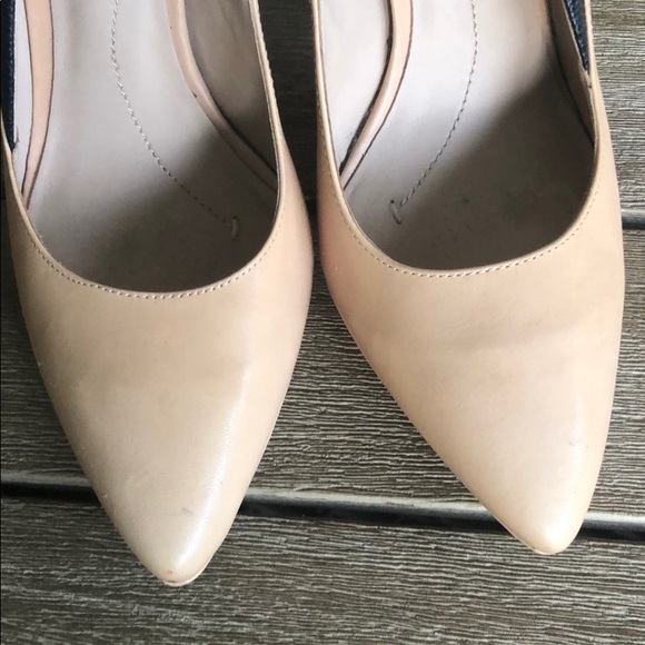 BCBG Max Azria Raine Pointed Toe Leather Nude Heel - Picture 5 of 7